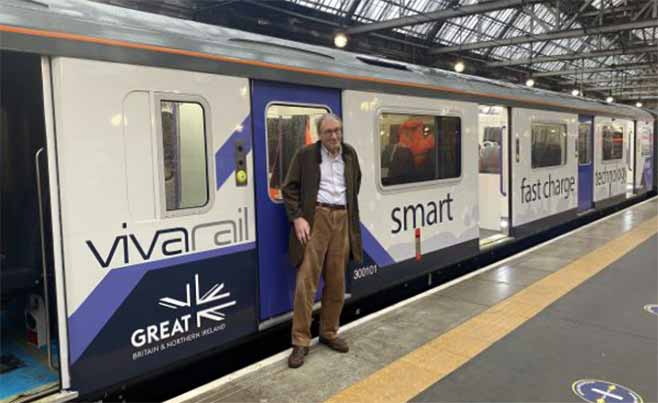 Vivarail демонстрирует аккумуляторный поезд