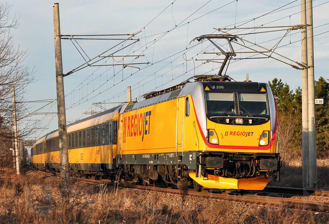 RegioJet Traxx MS3 поезд